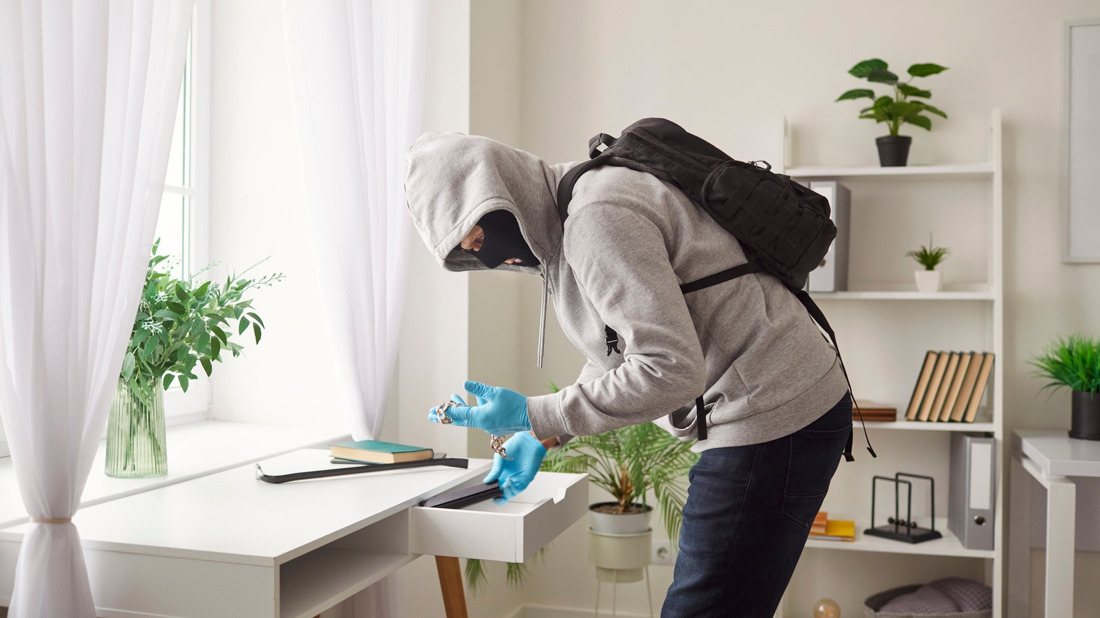 4 Discreet Smart Home Security Gadgets You Must Install Now