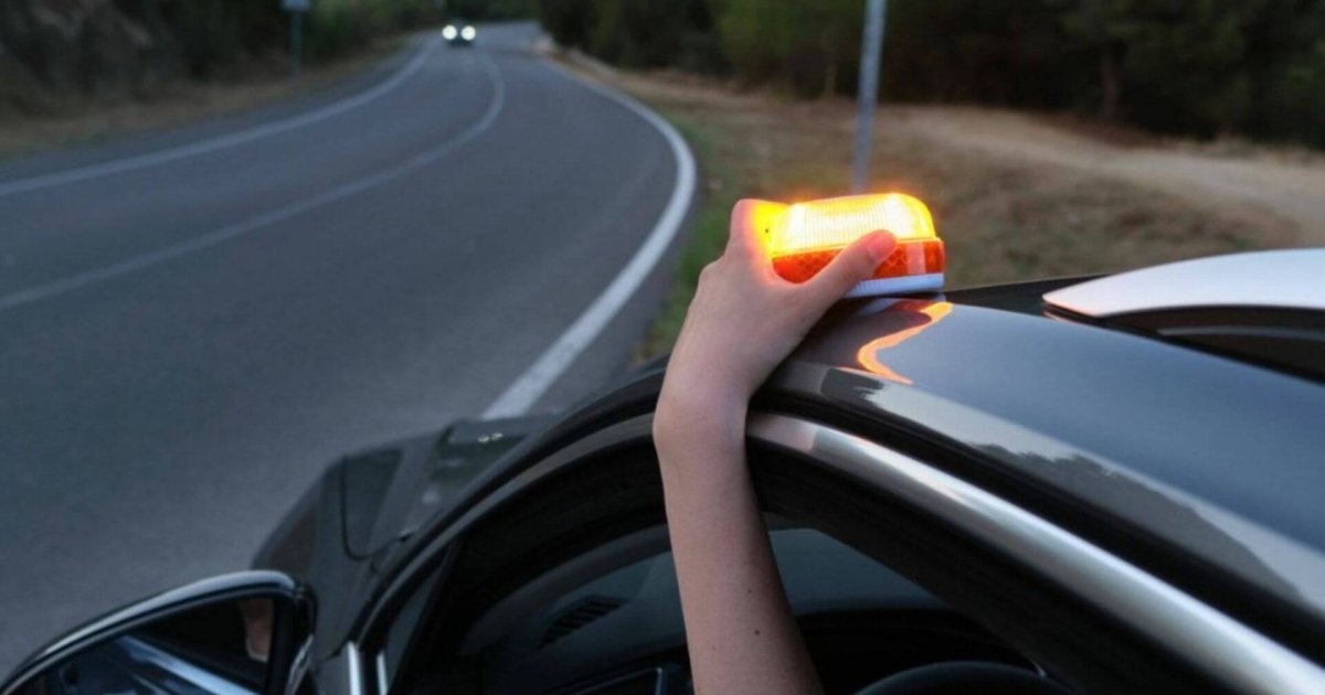 Extrastar brilla en Black Friday: Descuento en baliza V16 geolocalizada
