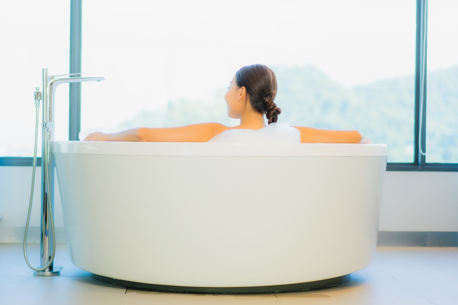 Hidromasaje en casa: transforma tu baño con una bañera a medida