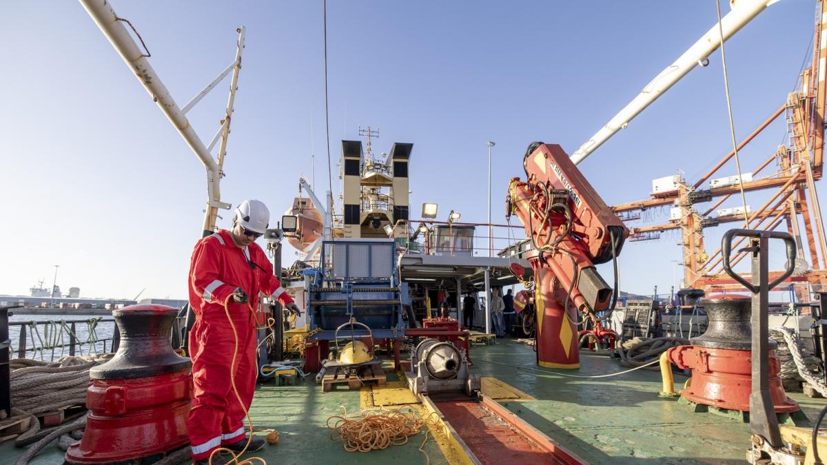 Bruselas invierte 347 millones en seguridad de cables submarinos
