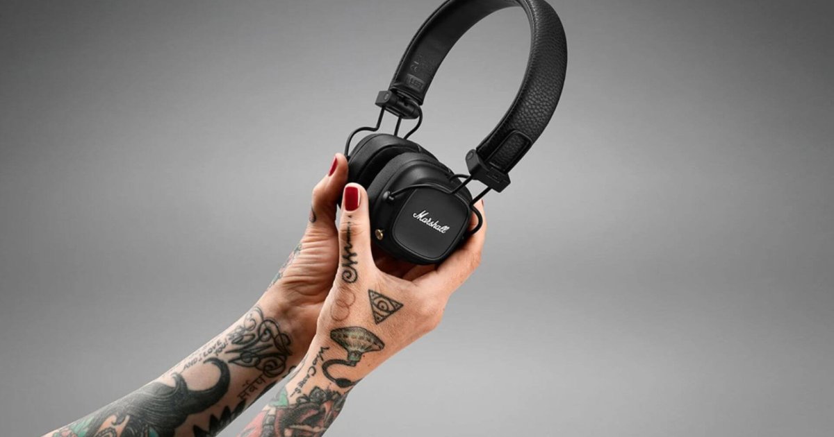 Marshall reduce precios de los Major IV Black para dominar auriculares medios