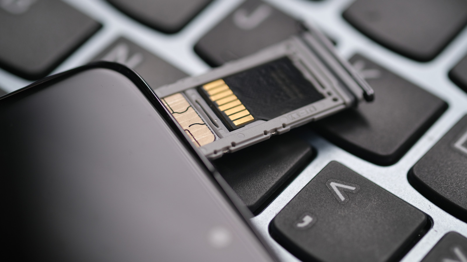 Smartphone Brands: When SD Cards Became Obsolete