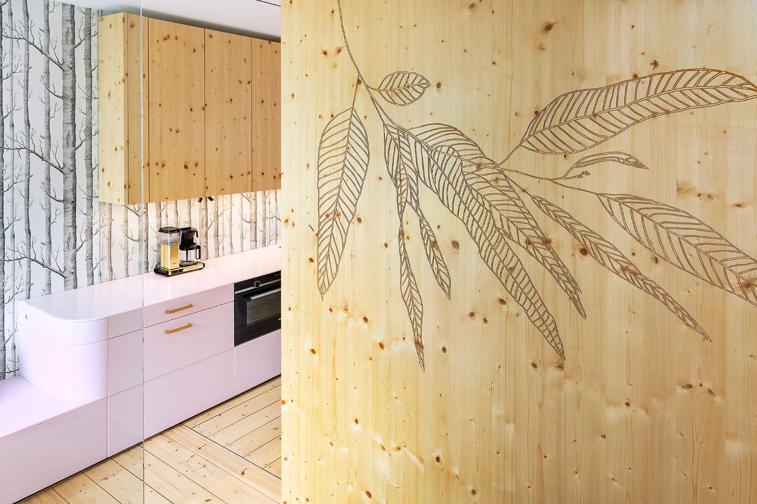 Colores vibrantes en tu hogar: de la cocina rosa al baño amarillo con HIMACS