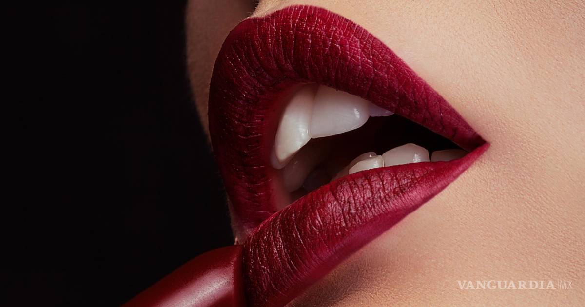 Labiales que iluminan tu sonrisa y hacen lucir dientes blancos