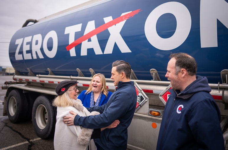 Poilievre Claims Zero Gas Tax Will Cut Prices by 25¢ per Litre