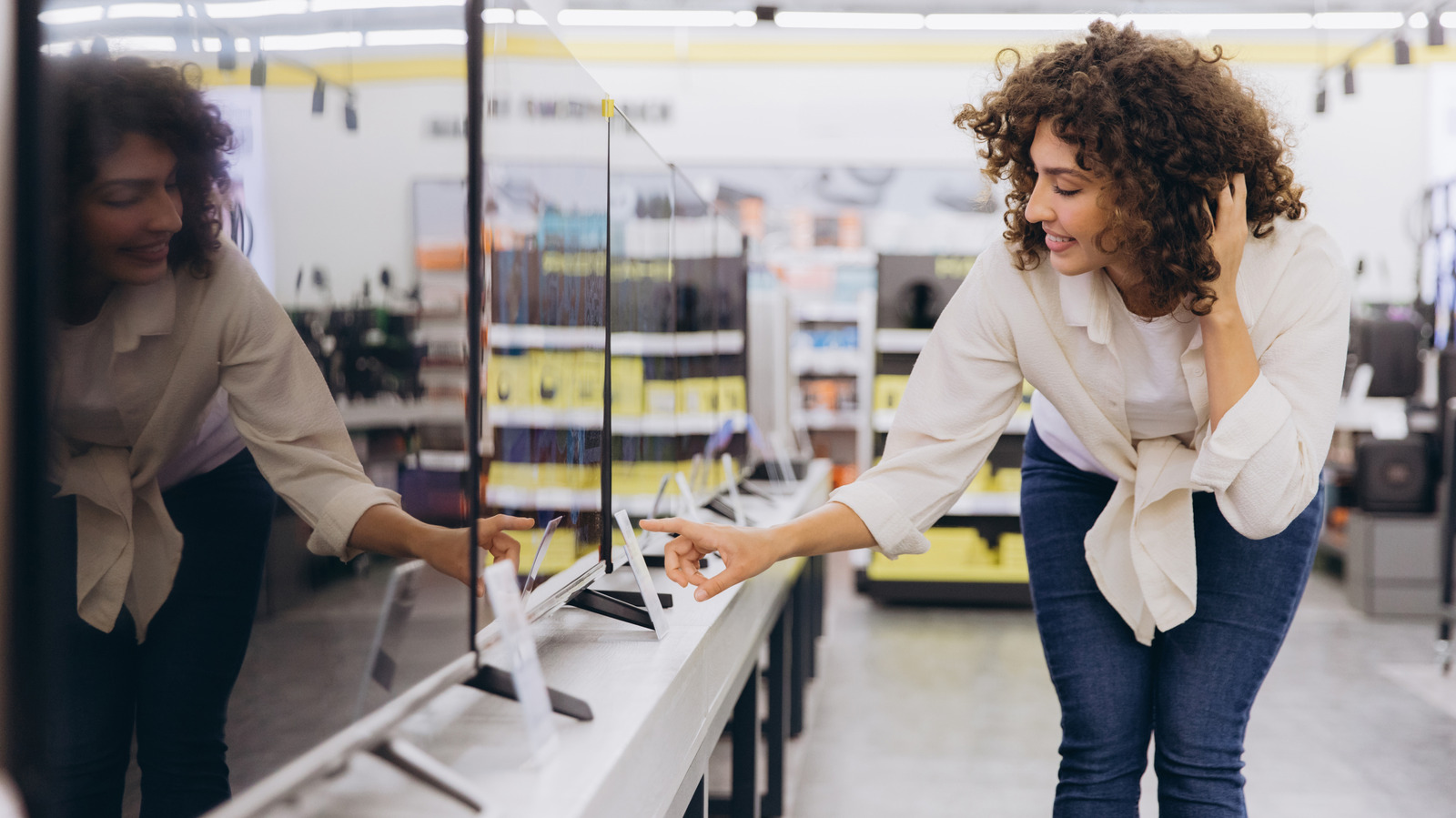 Glossy vs. Matte OLED TVs: Discover the Best Buy Option!