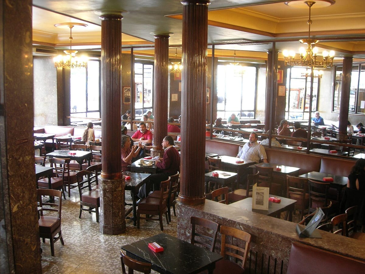 Cafés históricos de Madrid que aún puedes visitar hoy