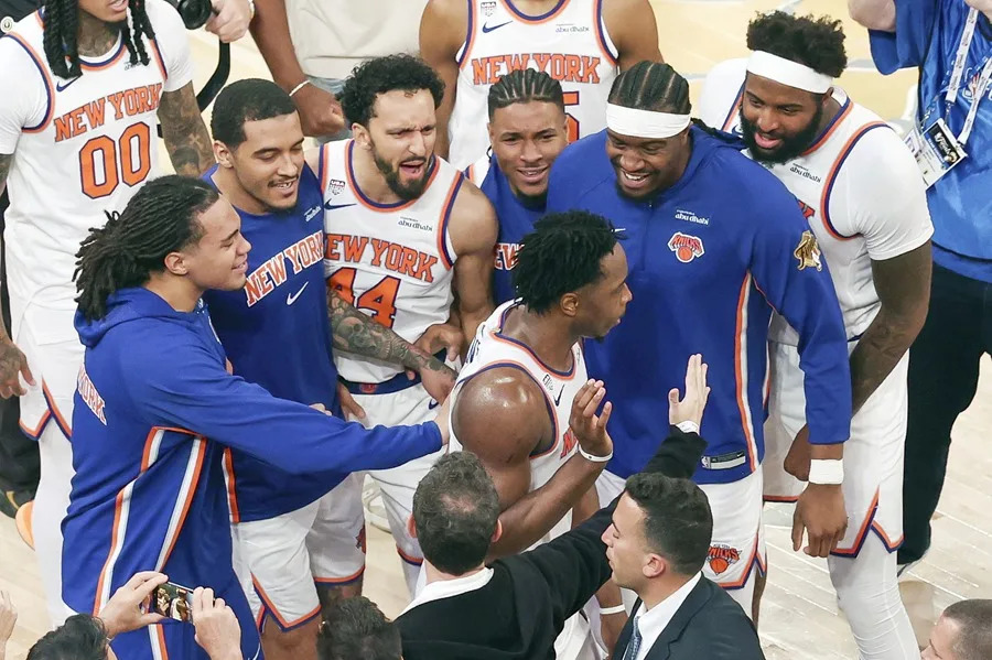 Knicks de Nueva York deslumbran a Spurs de San Antonio en la final