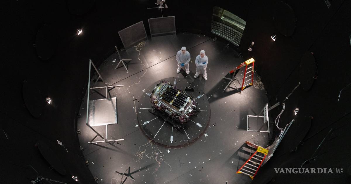 NASA intensifica esfuerzos para rescatar telescopio espacial en declive.