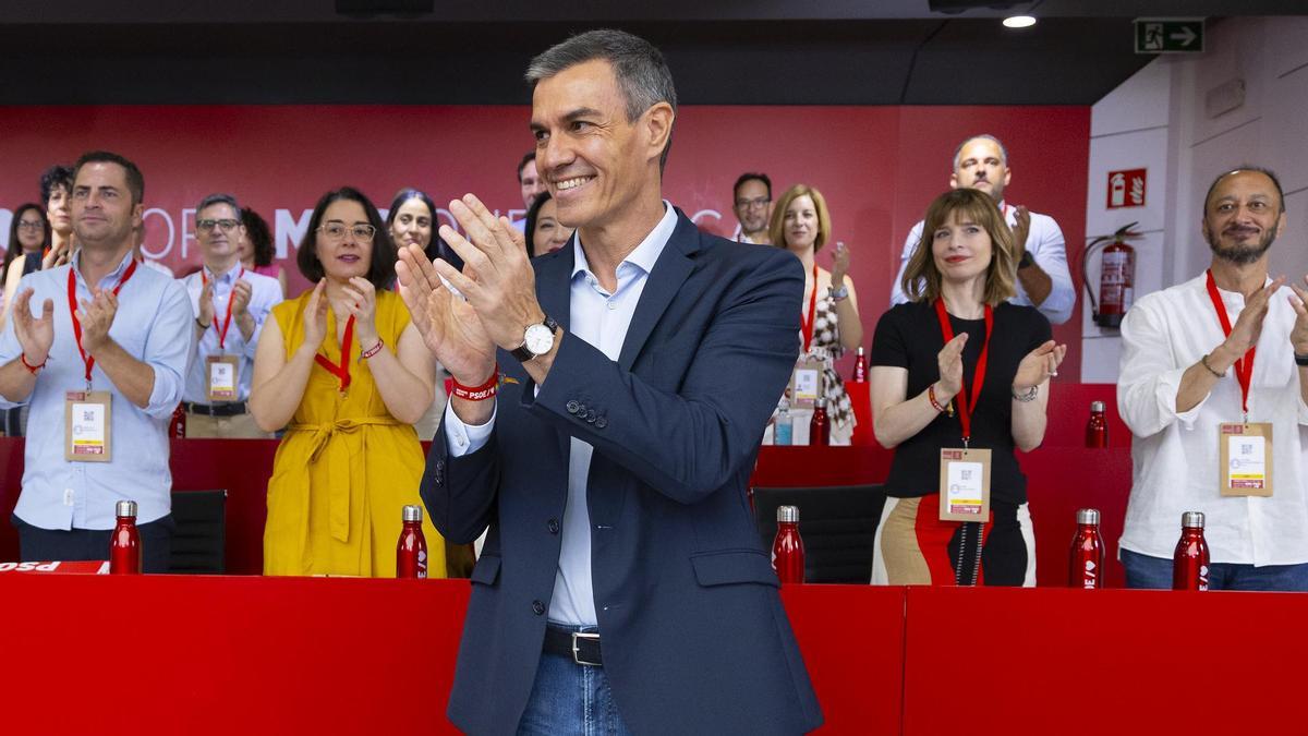 PSOE otorga libertad a Sánchez para gobernar y convocar elecciones