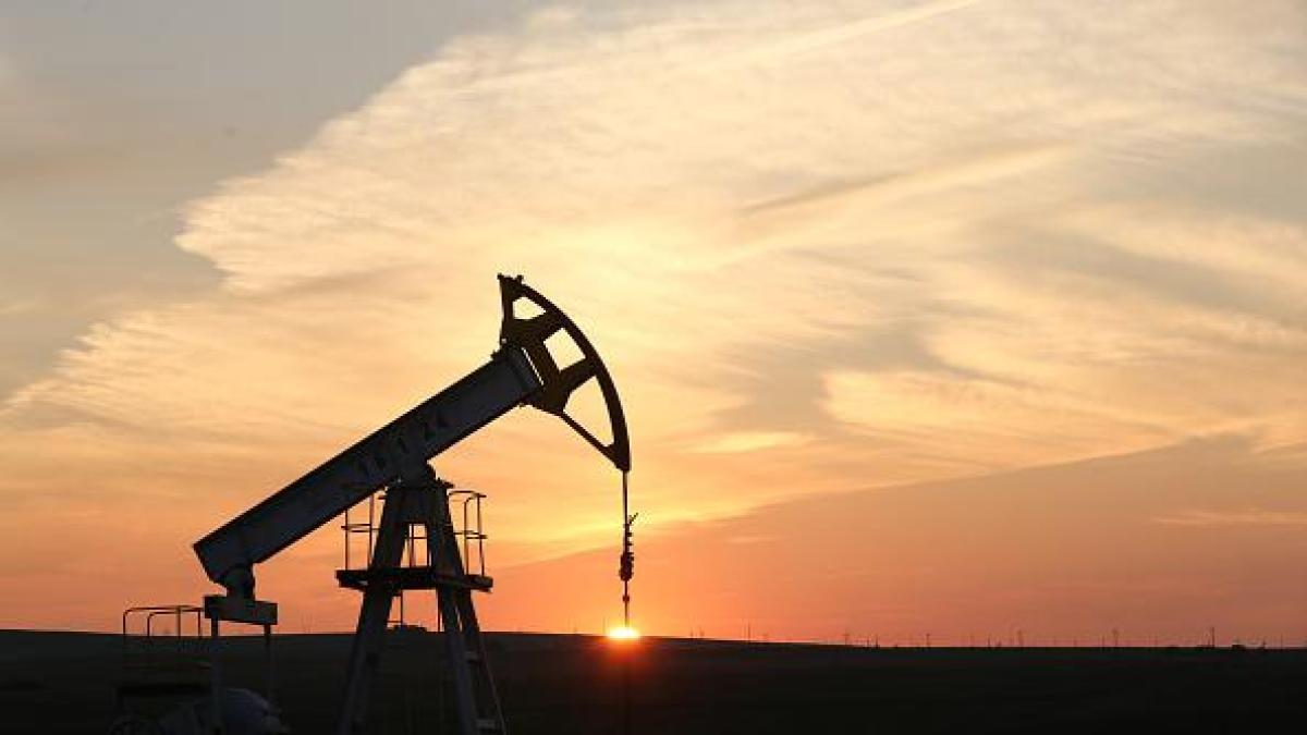 Petróleo repunta tras suspensión de negociaciones de paz con EE. UU.