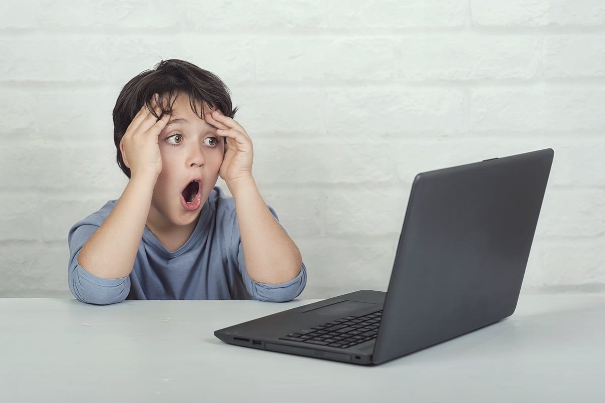 Protege a tus hijos del acoso sexual online: consejos esenciales