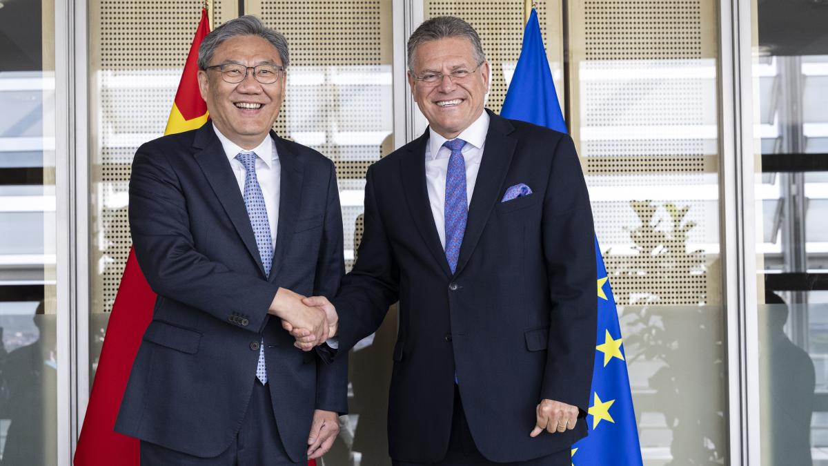 UE exige a China reequilibrar flujos comerciales urgentemente