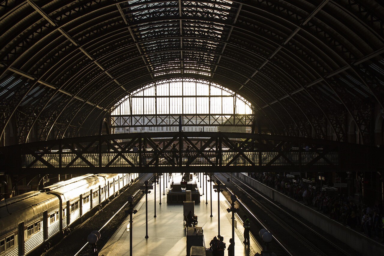 Viajar en tren por España: ruta imperdible y consejos útiles