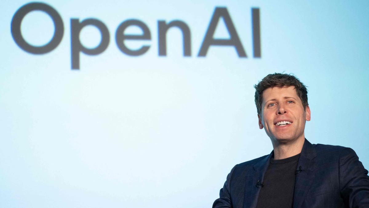 Joven arrestado por atacar con cóctel molotov la casa del presidente de OpenAI