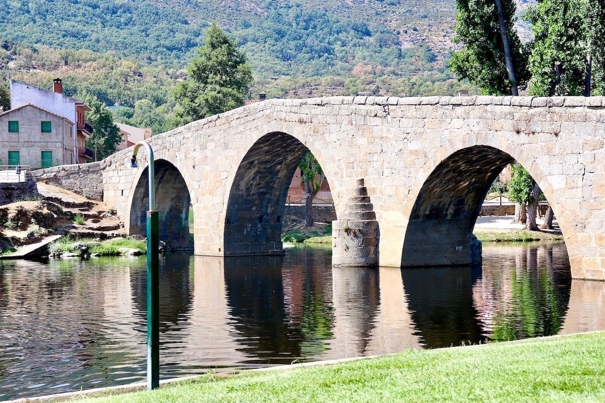 Navaluenga: Descubre el encantador oasis de la Sierra de Gredos