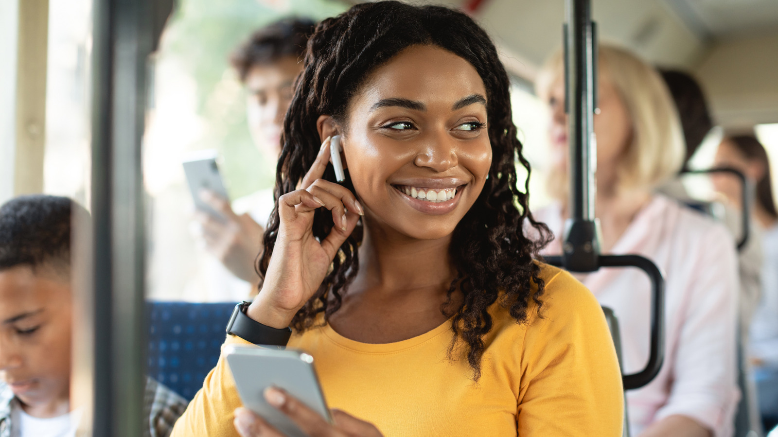 Top 5 Apps to Transform Your Morning Commute into Enjoyable Time