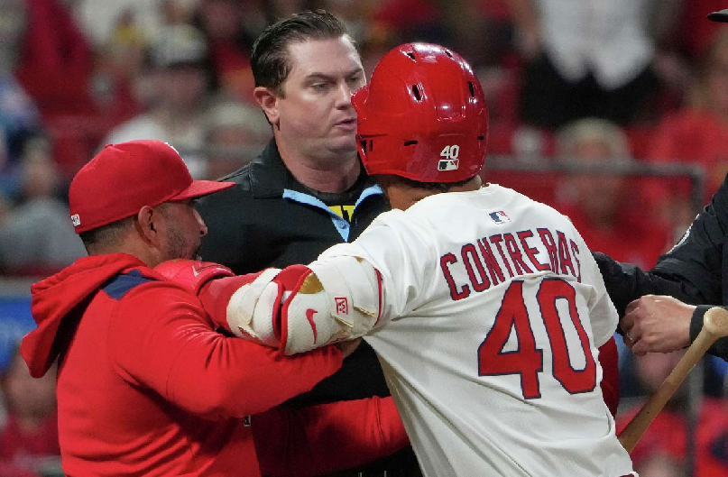 Willson Contreras llora por sismos tras su jonrón: ¡Venezuela!
