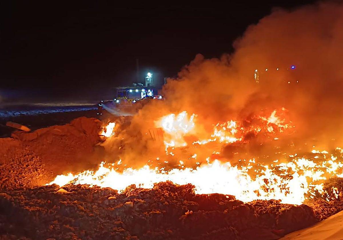 Bomberos: Estrategias para Detener la Propagación de Incendios