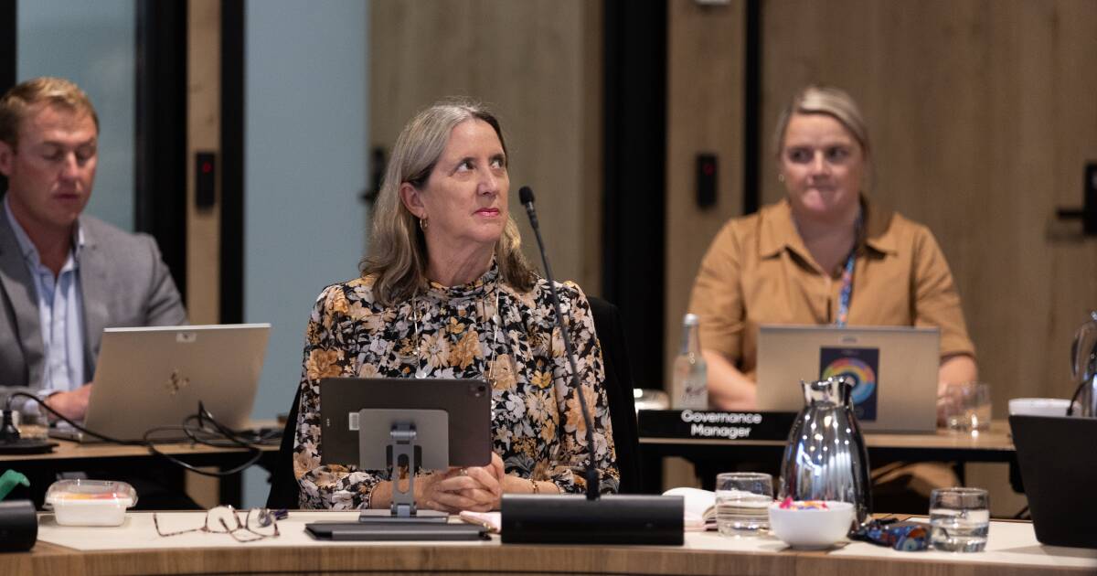 Councillor Questions Pokie Move: Should All TVs Be Removed?