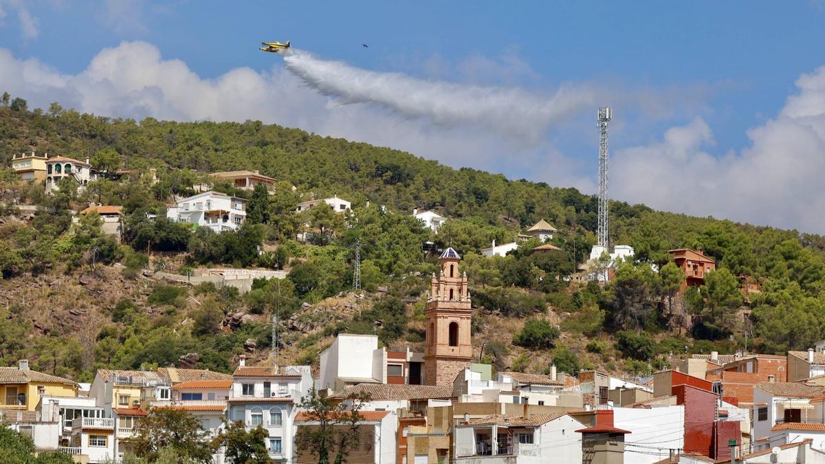 Fuego en Valencia: Incendio controlado en Serra Calderona, Gátova cerrado
