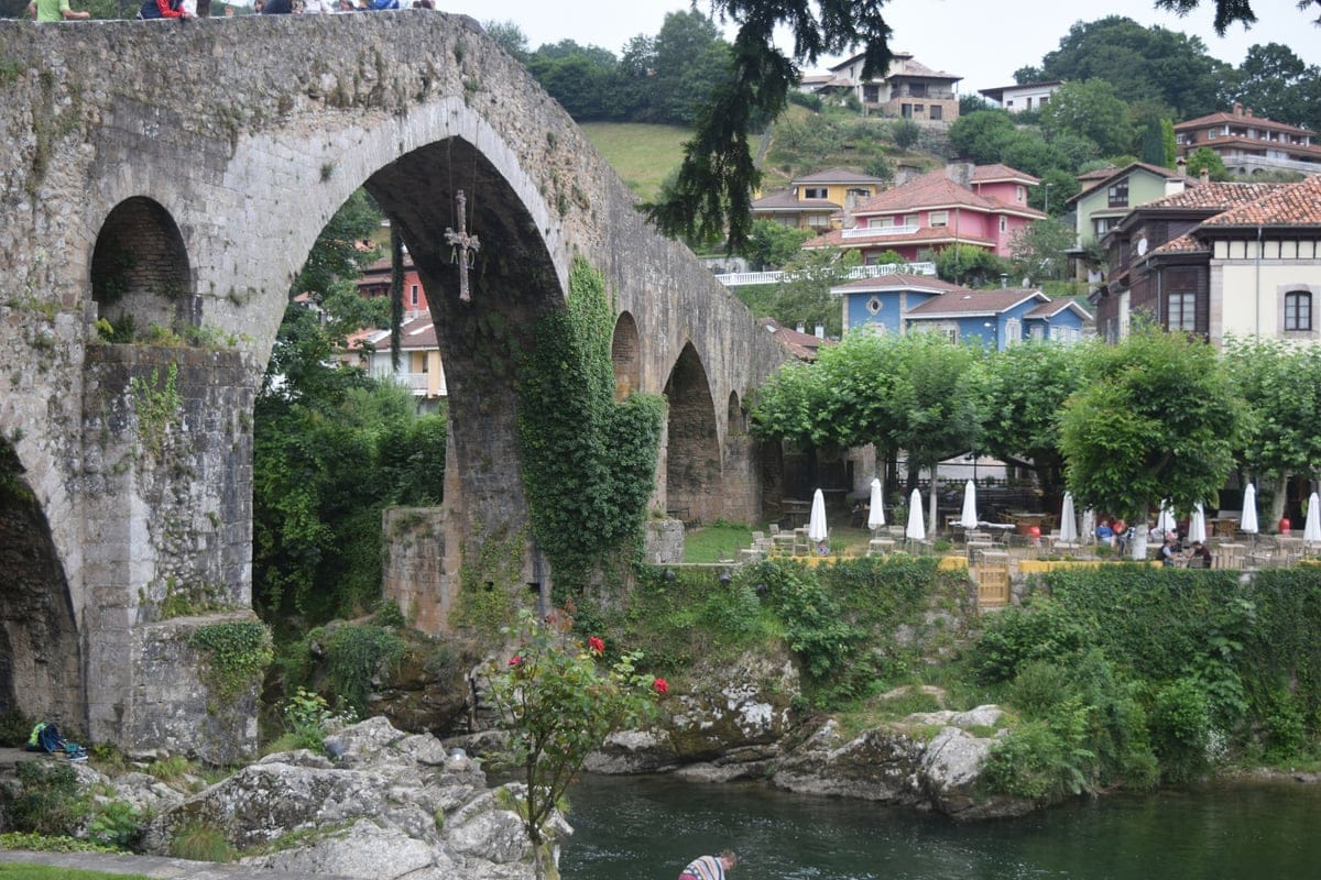 Puerta Asturiana: Descubre Covadonga y los Picos de Europa