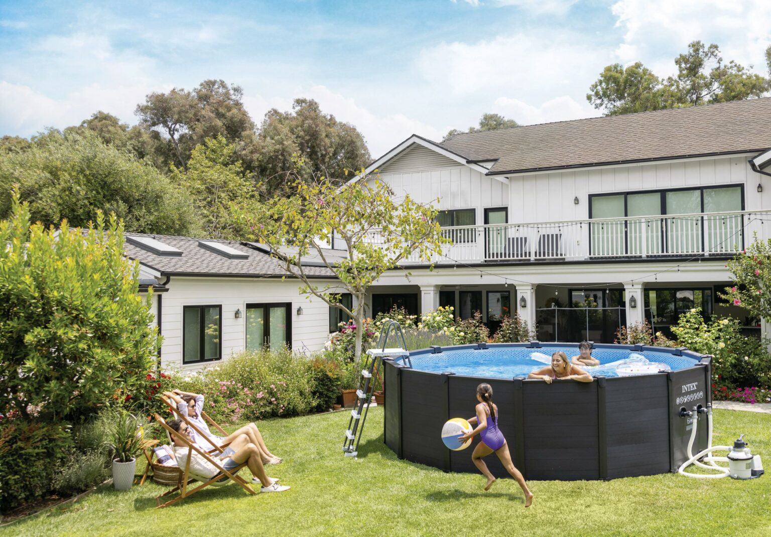 Verano en Casa: Jardines y Terrazas para Disfrutar en Familia