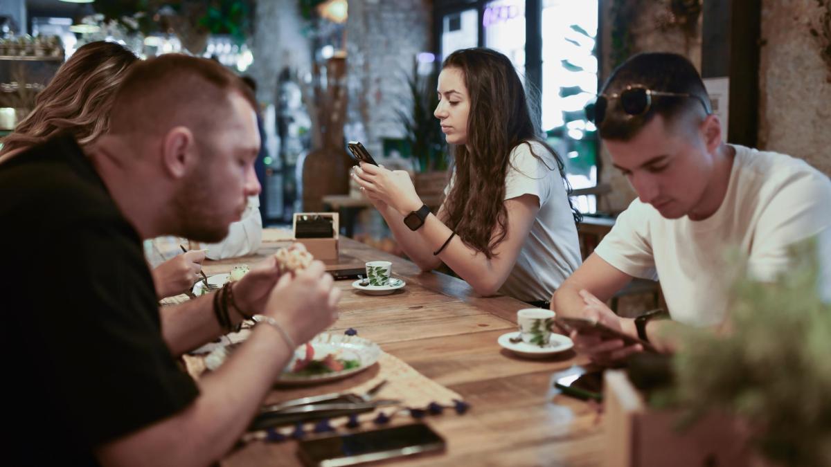 WhatsApp oculta ‘spoilers’ de películas y libros en mensajes