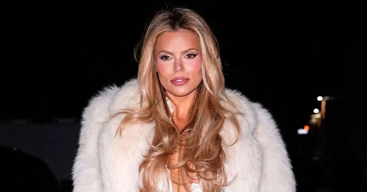 Brooks Nader Stuns in Tight Black Dress at Milan Fashion Week