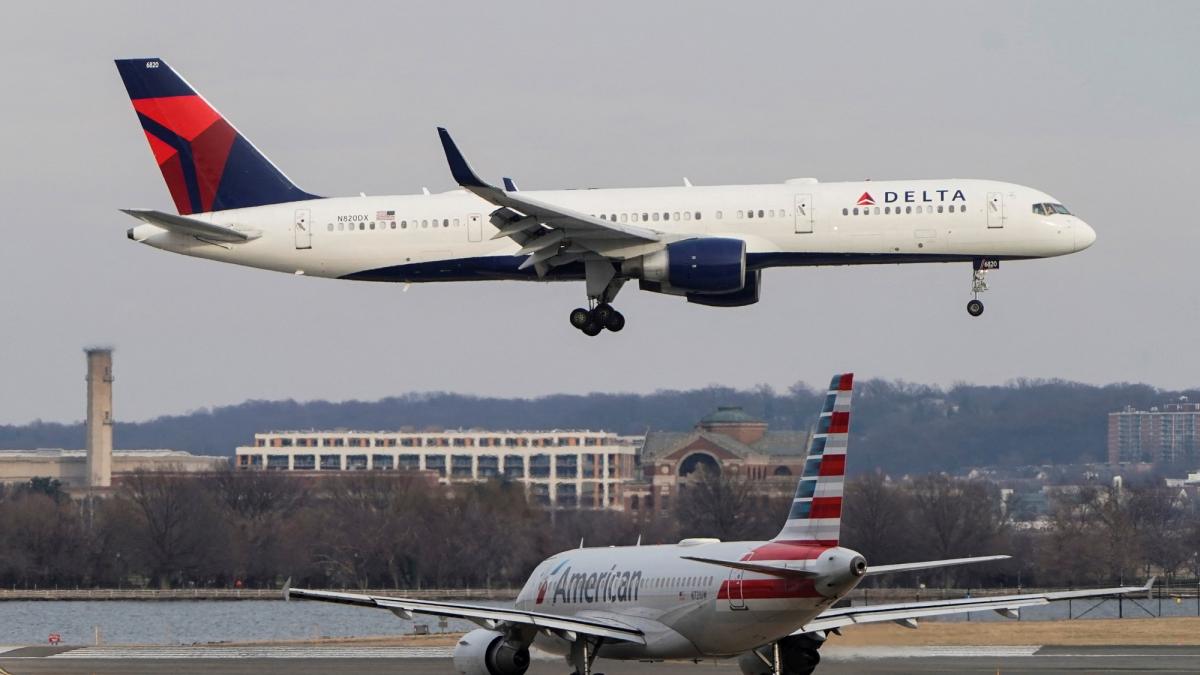 Delta aterriza de emergencia en Oporto por humo en la cabina