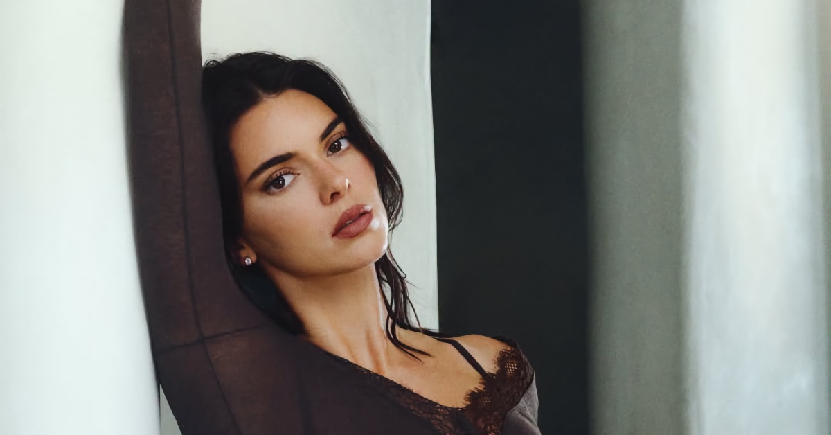 Kendall Jenner Wows in Intimissimi Cashmere Knitwear Collection