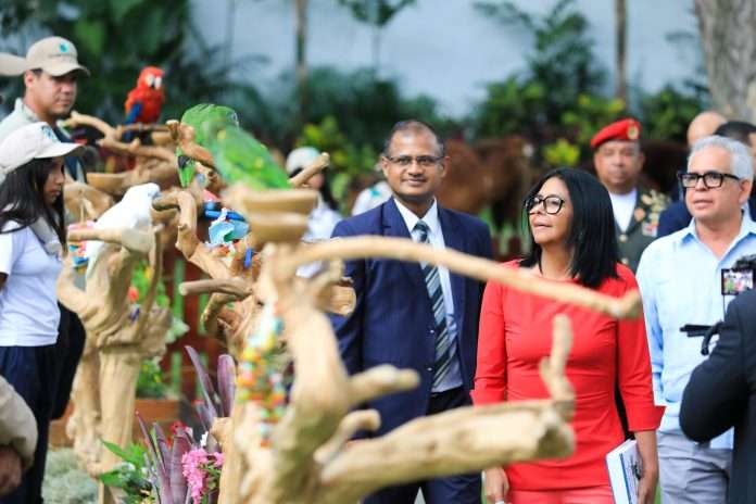 Presidente Rodríguez impulsa acuerdo con Centro Greens de India para zoológicos