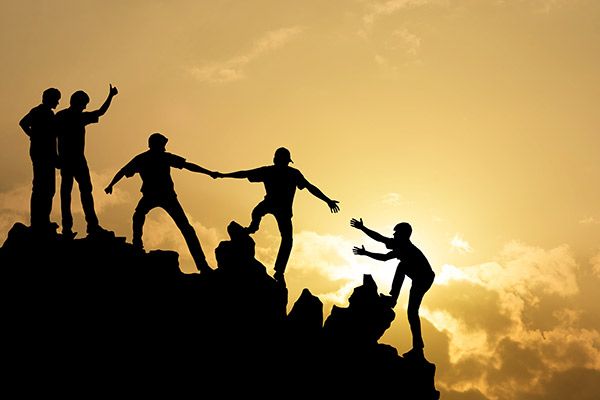 Resurgir en la Crisis: Estrategias para Empresas y Emprendedores