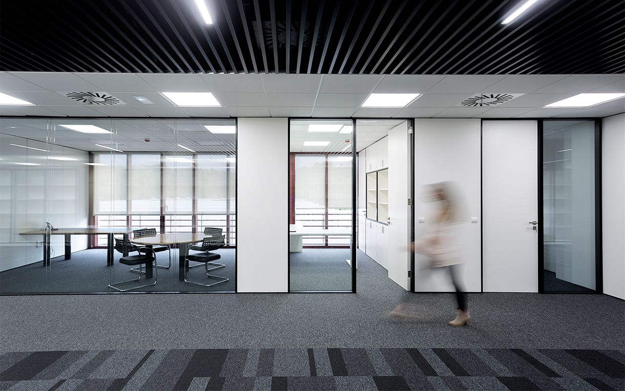 Suelo Técnico Elevado: Flexibilidad en Oficinas de Málaga