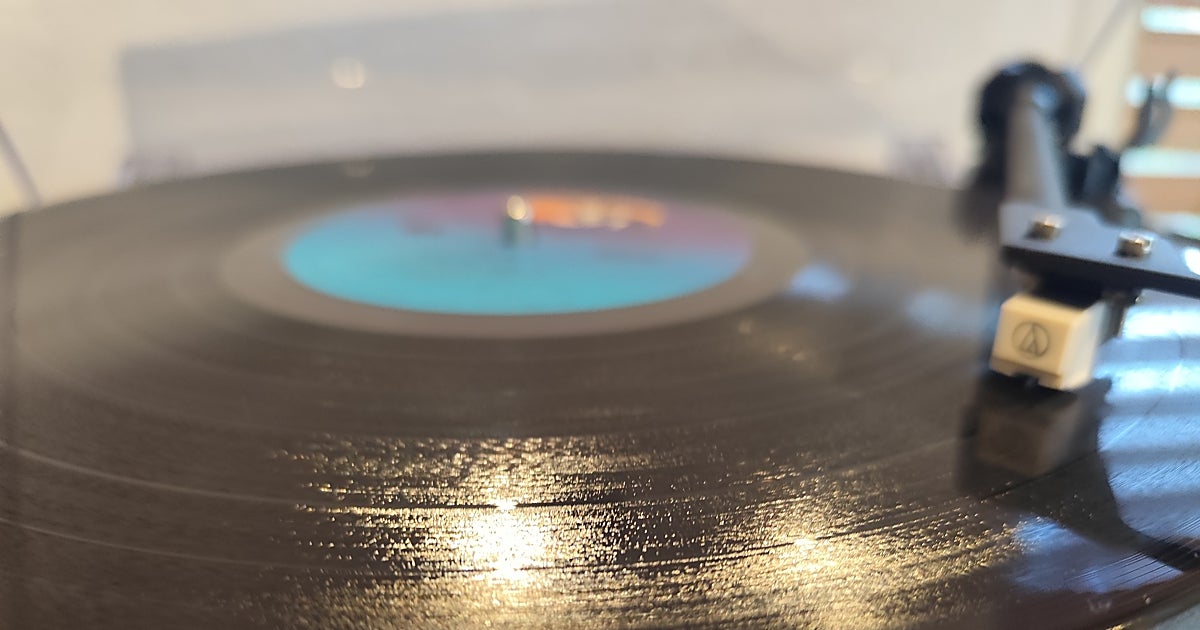 Vinilo: Aumento de ventas físicas supera al digital en el mercado