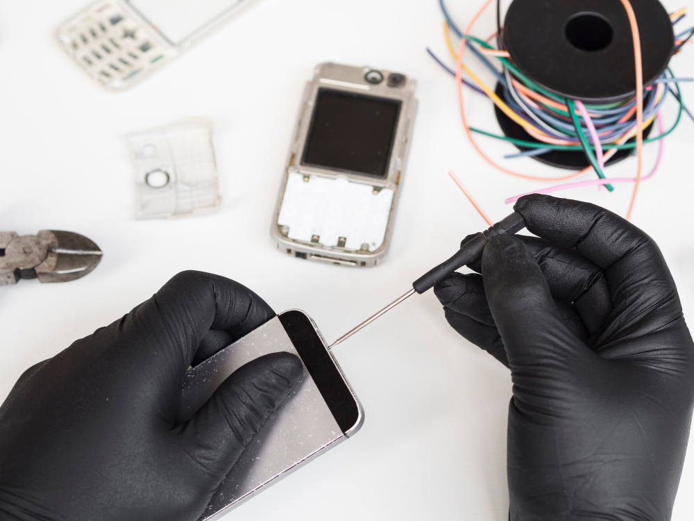 Discover the Top iPhone Repair Shops Near You with Reviews