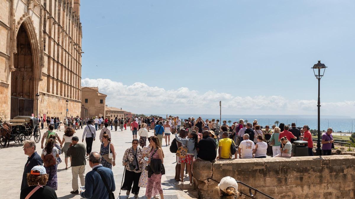 España bate récord en agosto con más de 12 millones de turistas