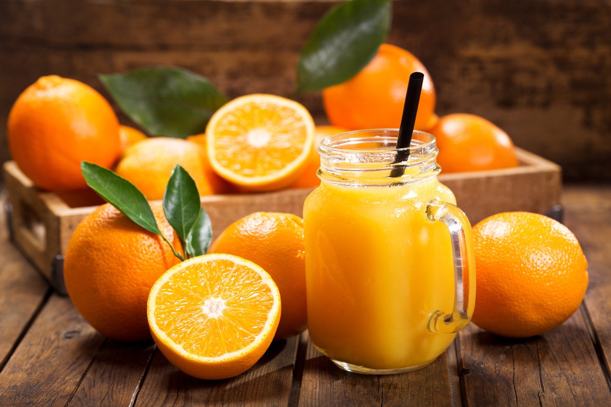 Jugo de naranja: 8 beneficios, calorías y recetas deliciosas