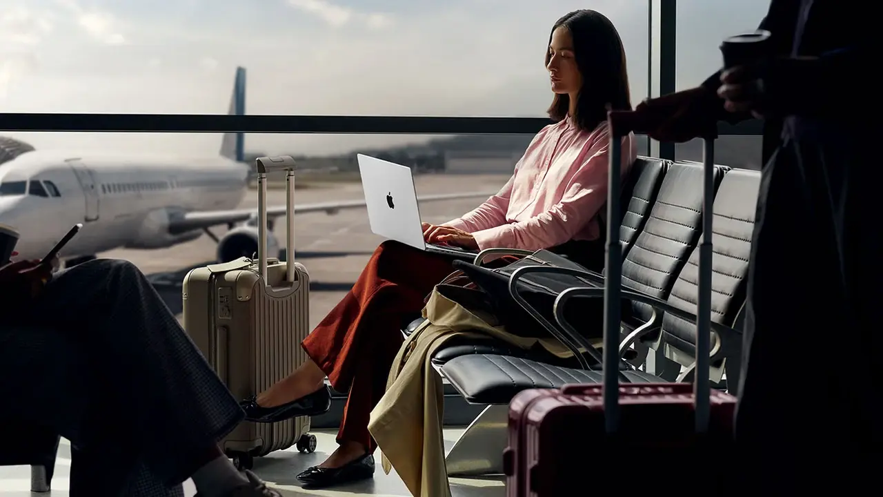 MacBook con pantalla táctil OLED: la nueva revolución de Apple